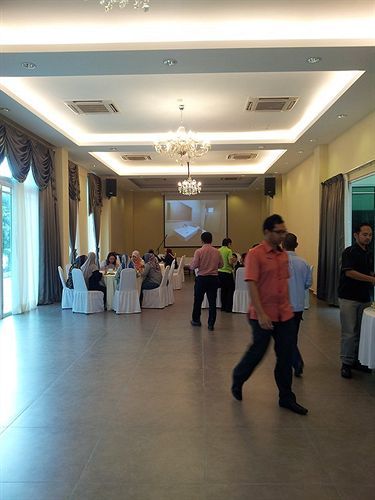 Hotel One Garden @ Senawang 3*